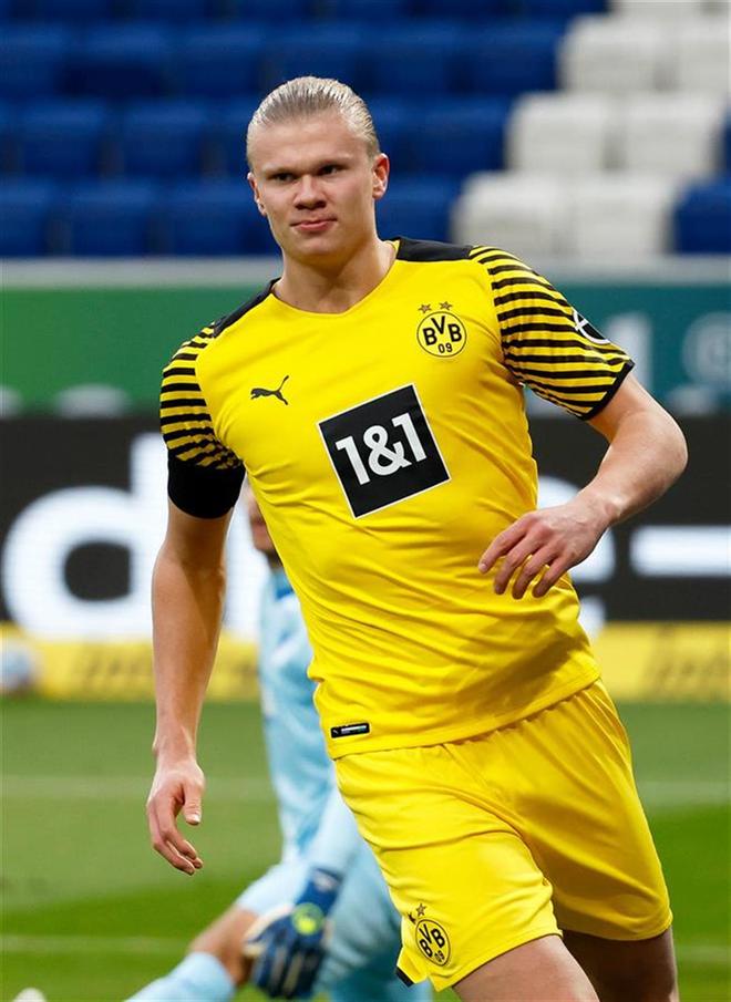 德甲最快10次帽子戏法排名：凯恩76场居首，盖德-穆勒161场（德甲10次帽子戏法达成速度榜：凯恩76场领跑，盖德-穆勒161场紧随其后）