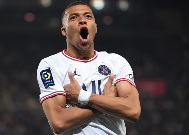 篮球篮网球员连续三场命中关键投篮