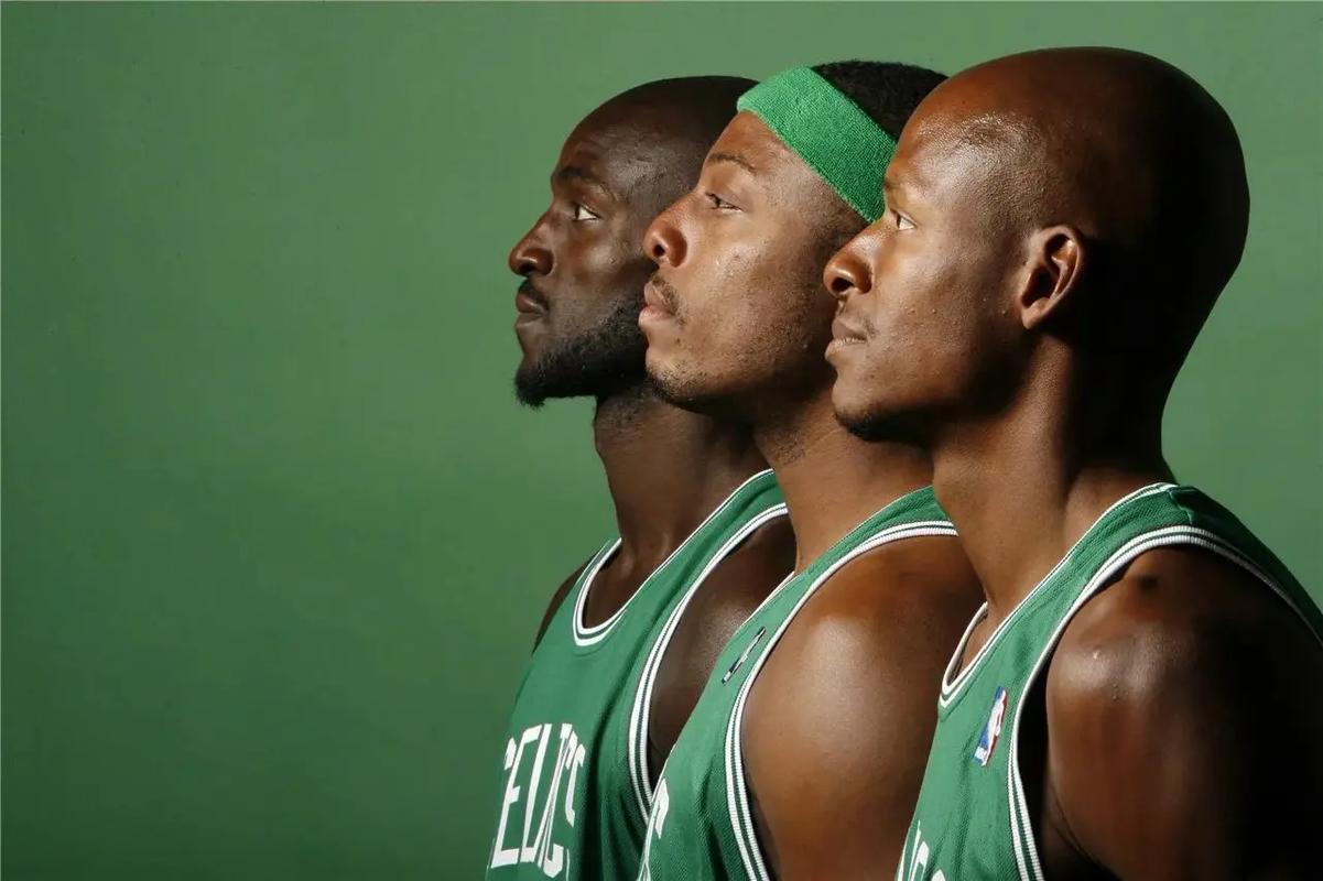 泰州主帅：苏超开赛阶段曾在凌晨接到愤怒球迷打来的质问电话（泰州主帅称苏超初期曾深夜接到愤怒球迷质问来电）