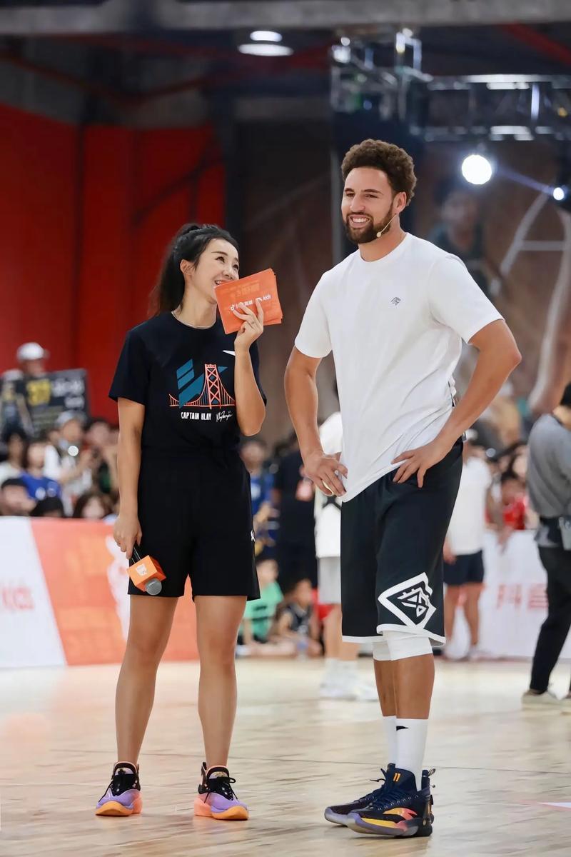 哈兰德的牺牲：曼城3-2绝杀利兹联，他全场仅1射门的背后意义（哈兰德仅1次射门仍成全曼城3-2绝杀利兹：低数据背后的牺牲与价值）