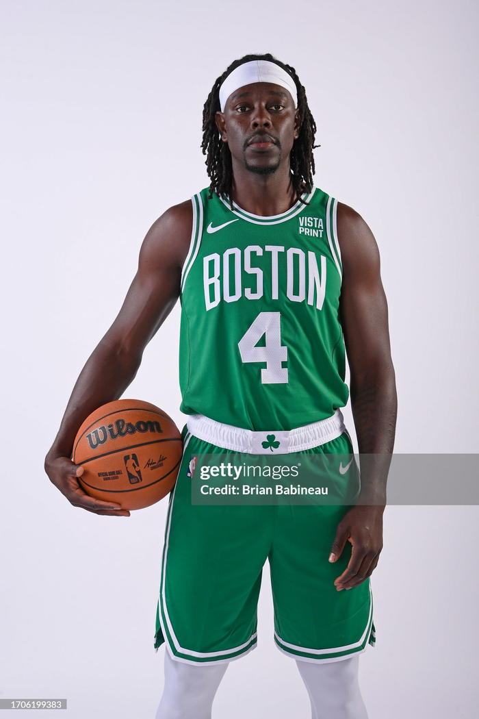 荷兰队官方：韦格霍斯特身体状态不佳退出集训，不会出战波兰（荷兰队官宣：韦格霍斯特因身体状况不佳退出集训，缺席对阵波兰）