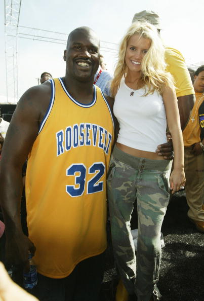 阿森纳客战维拉首发：萨卡PK沃特金斯，哲凯替补，埃泽先发（阿森纳做客维拉首发出炉：萨卡对决沃特金斯，哲凯替补，埃泽首发）