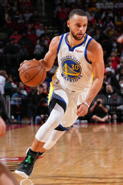 迷你罗随葡萄牙U16夺冠，乔治娜分享观战视频：妈妈为你骄傲（葡萄牙U16折桂，乔治娜晒迷你罗现场视频：妈妈以你为荣）